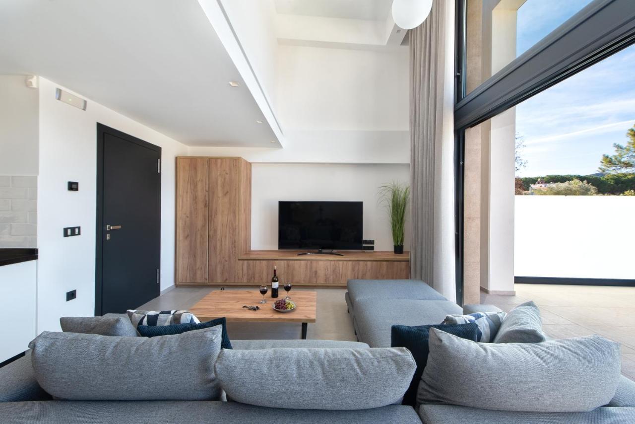 Aurum Villas 이알리소스 외부 사진